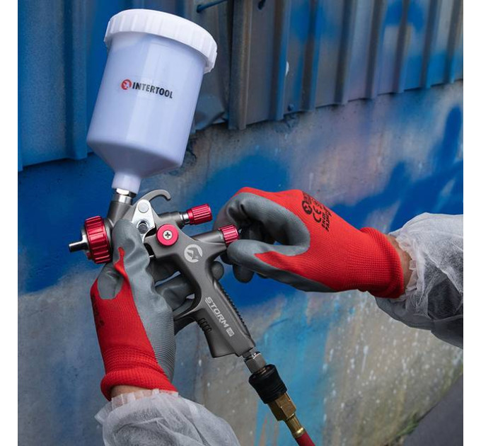 Рукавичка червона в'язана синтетична, вкрита сірим нітрилом на долоні 10" INTERTOOL SP-0124